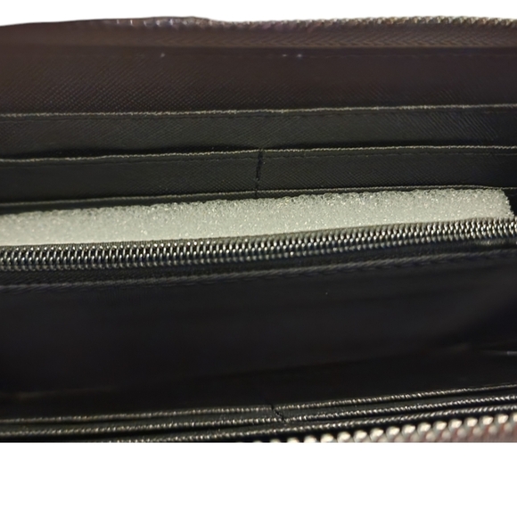 NWOT Benoss Milan Zip-around Gray Vegan Wallet - Picture 9 of 9